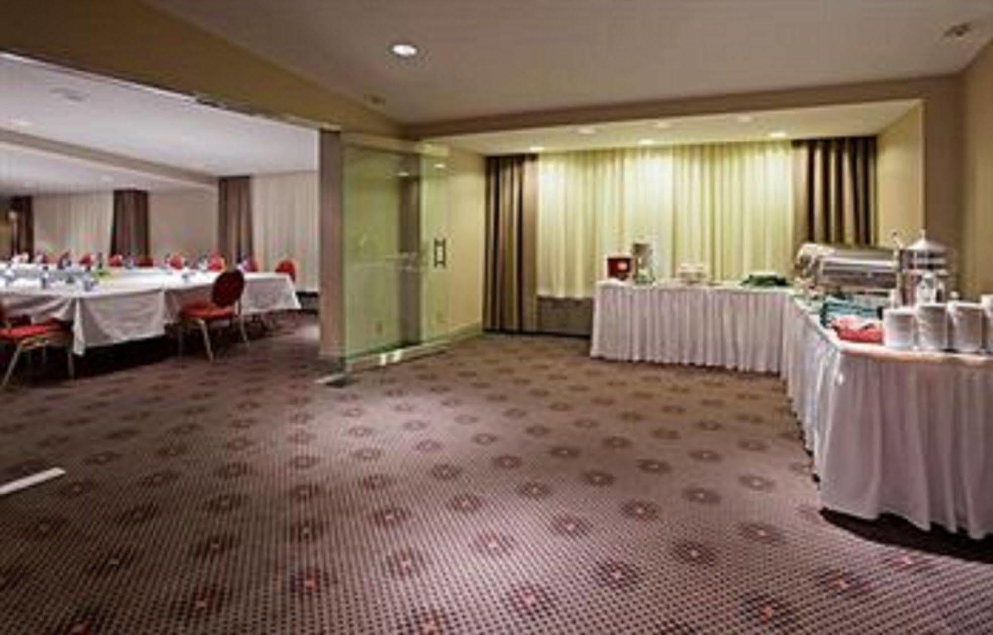 Holiday Inn Toronto Airport East By Ihg Restaurante foto
